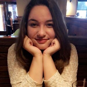 Meet your Posher, Alyssa